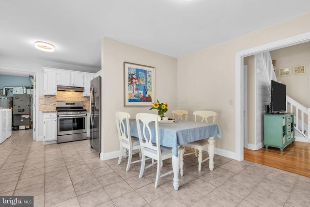 16 SHELLI TER, Barnegat, NJ 08005