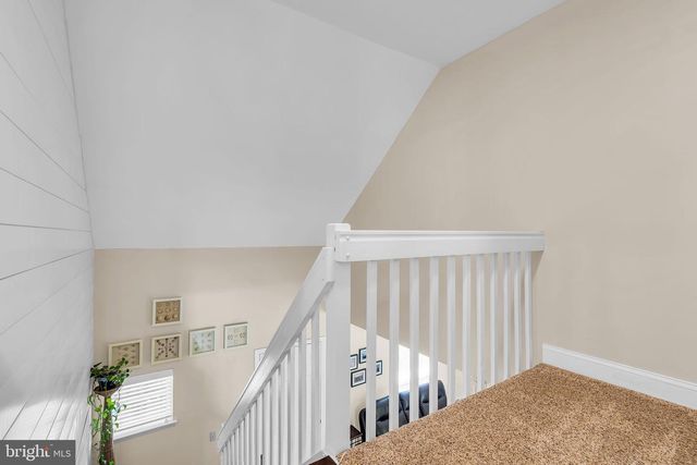16 SHELLI TER, Barnegat, NJ 08005