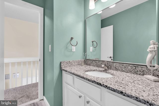 16 SHELLI TER, Barnegat, NJ 08005