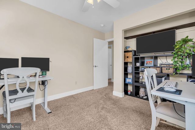 16 SHELLI TER, Barnegat, NJ 08005