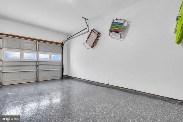 16 SHELLI TER, Barnegat, NJ 08005