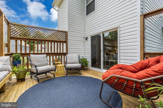 16 SHELLI TER, Barnegat, NJ 08005