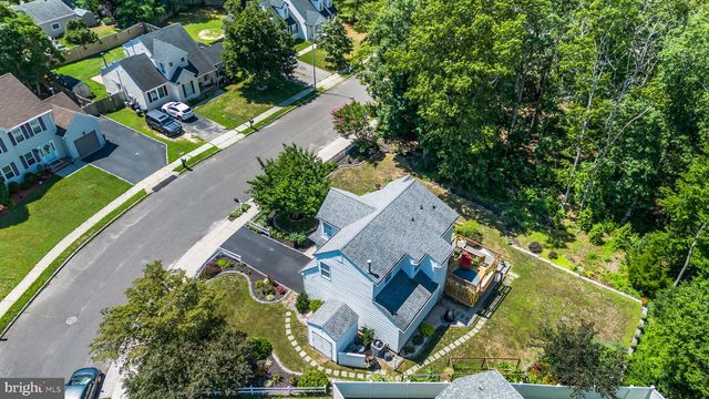 16 SHELLI TER, Barnegat, NJ 08005