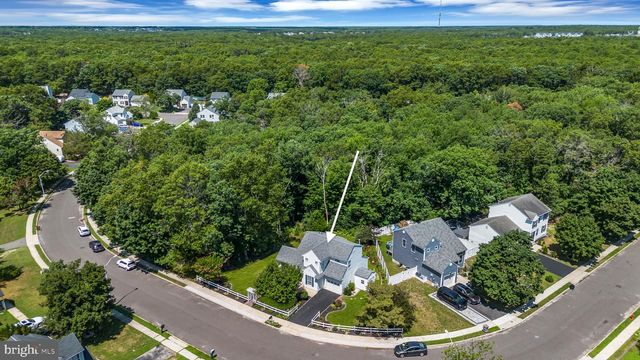 16 SHELLI TER, Barnegat, NJ 08005
