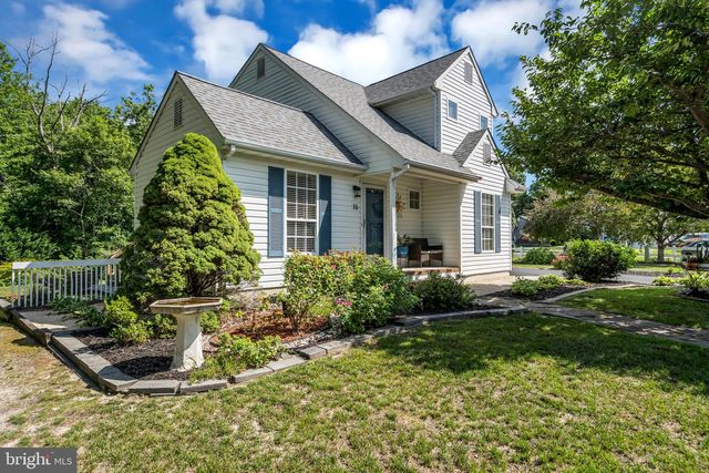 16 SHELLI TER, Barnegat, NJ 08005