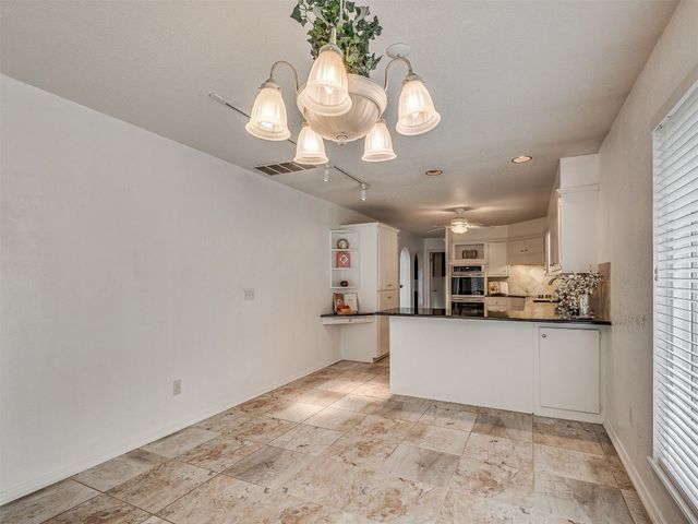 6301 Overcourt Manor, Oklahoma City, OK 73132