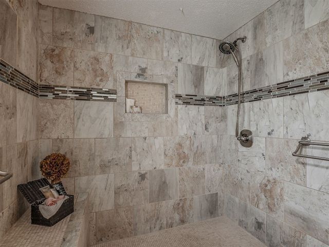 6301 Overcourt Manor, Oklahoma City, OK 73132