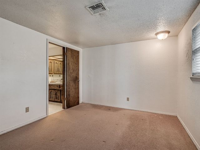 6301 Overcourt Manor, Oklahoma City, OK 73132