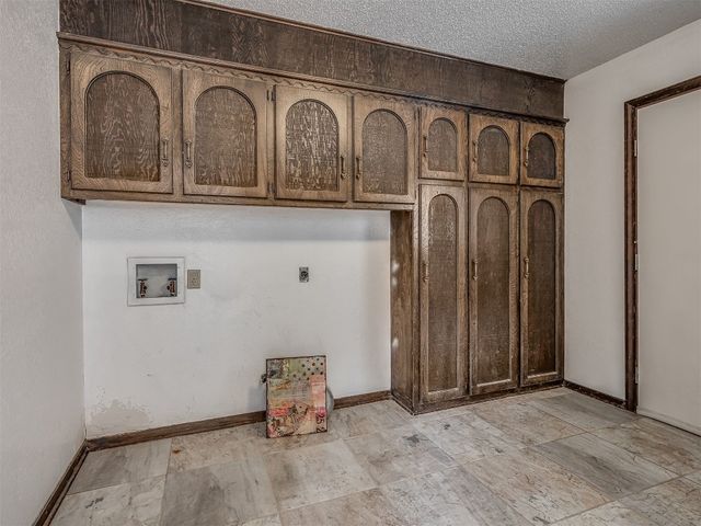 6301 Overcourt Manor, Oklahoma City, OK 73132