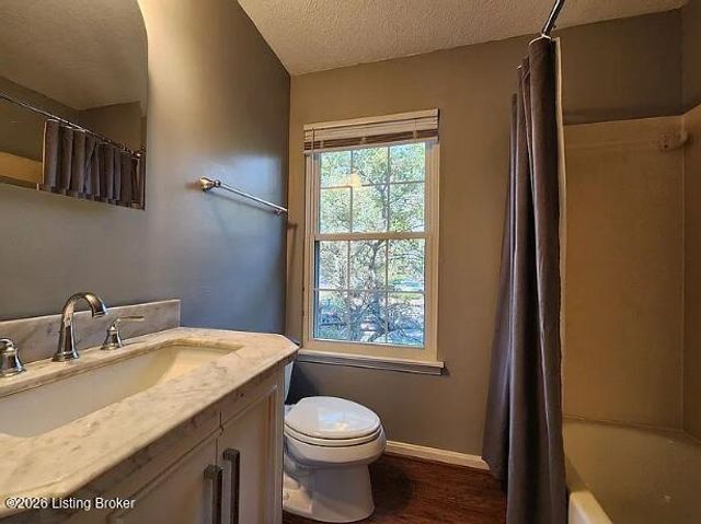 308 Forest Park Rd, Louisville, KY 40223