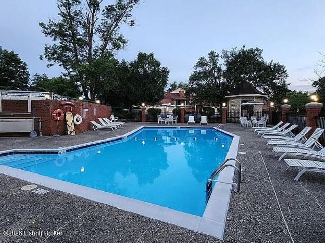 308 Forest Park Rd, Louisville, KY 40223