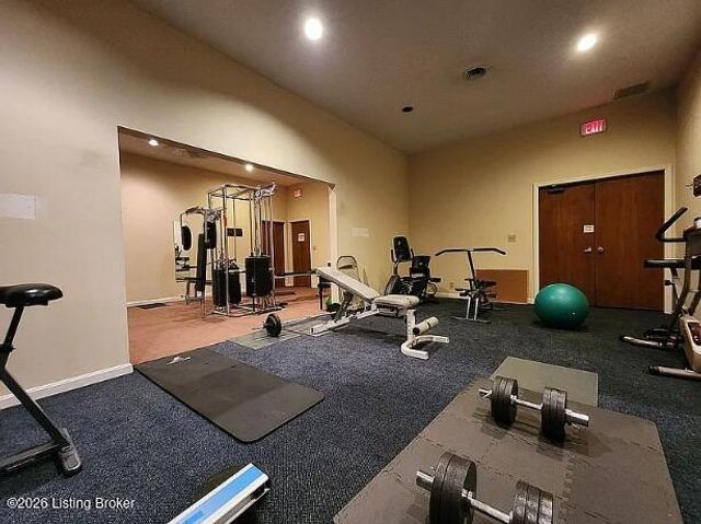 308 Forest Park Rd, Louisville, KY 40223