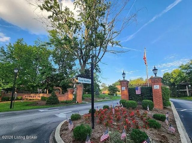 308 Forest Park Rd, Louisville, KY 40223