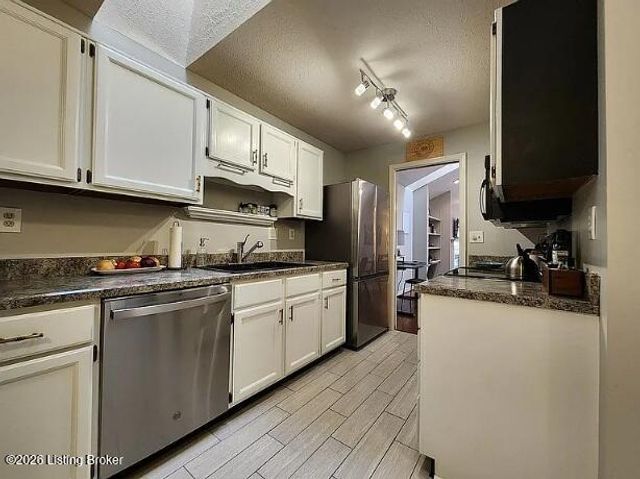 308 Forest Park Rd, Louisville, KY 40223