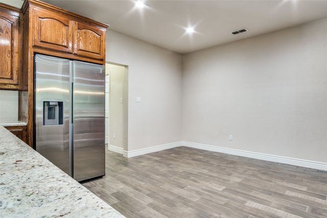 101 Oakwood Drive, Weatherford, TX 76086