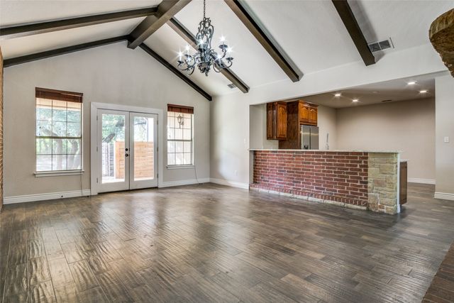 101 Oakwood Drive, Weatherford, TX 76086