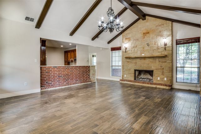 101 Oakwood Drive, Weatherford, TX 76086