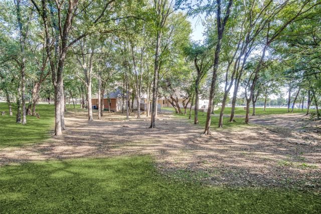 101 Oakwood Drive, Weatherford, TX 76086