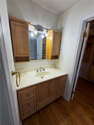 47 Greenwood Park, Pittsford, NY 14534