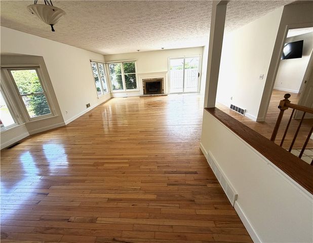 47 Greenwood Park, Pittsford, NY 14534
