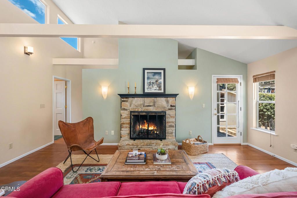 Image 7 of property listing at 259 Prospect Street, Oak View, CA 93022