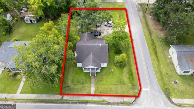 207 Thomas Sreet, Baxley, GA 31513