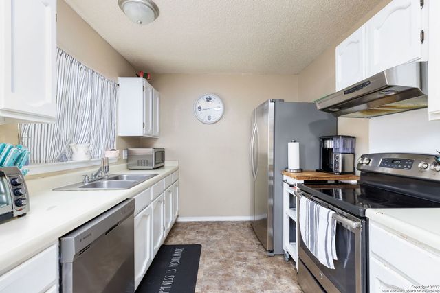 10610 Green Vista St, San Antonio, TX 78223