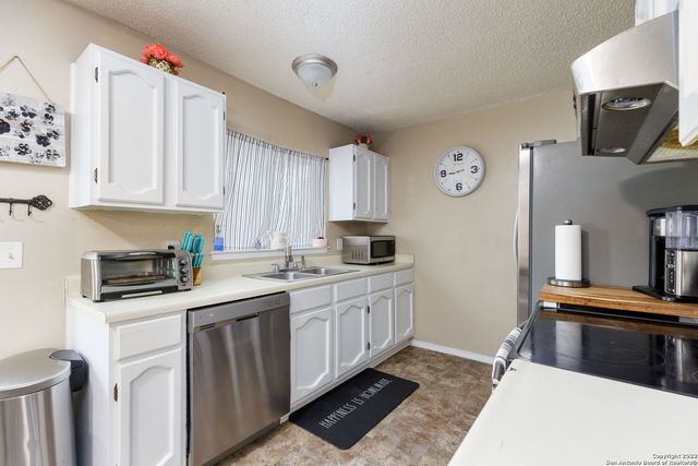 10610 Green Vista St, San Antonio, TX 78223
