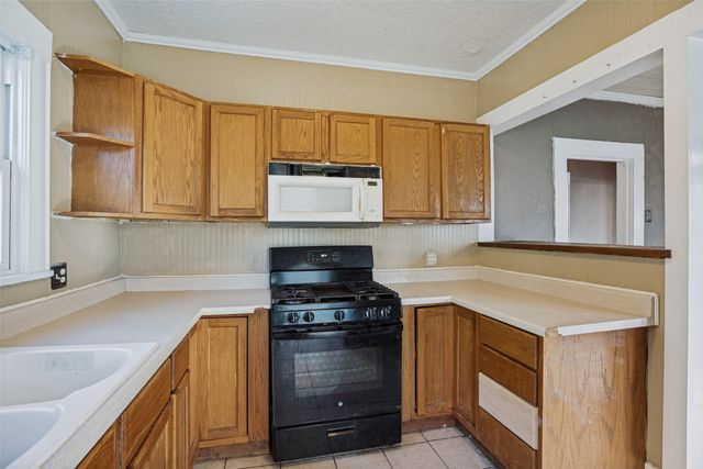 537 N 1st Street, Krum, TX 76249