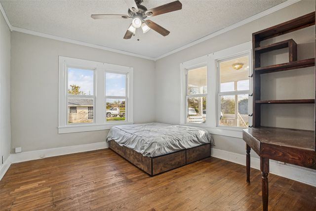 537 N 1st Street, Krum, TX 76249