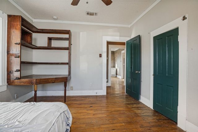 537 N 1st Street, Krum, TX 76249