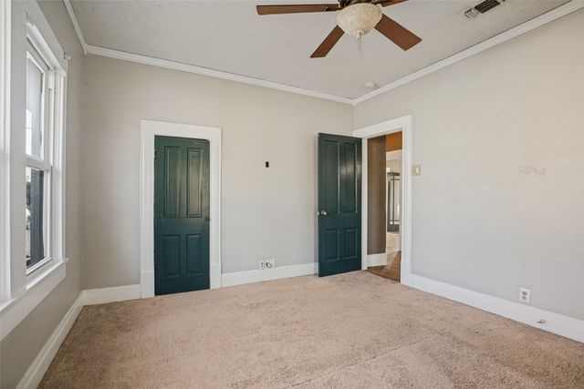 537 N 1st Street, Krum, TX 76249