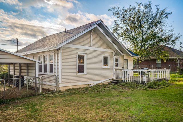 537 N 1st Street, Krum, TX 76249