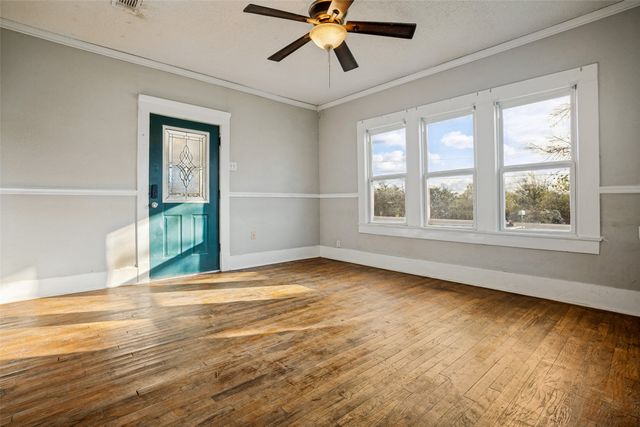 537 N 1st Street, Krum, TX 76249