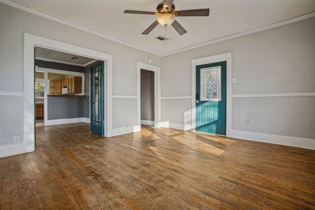 537 N 1st Street, Krum, TX 76249