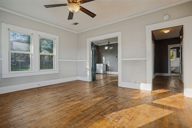 537 N 1st Street, Krum, TX 76249