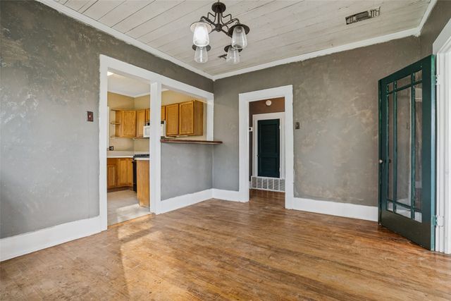 537 N 1st Street, Krum, TX 76249