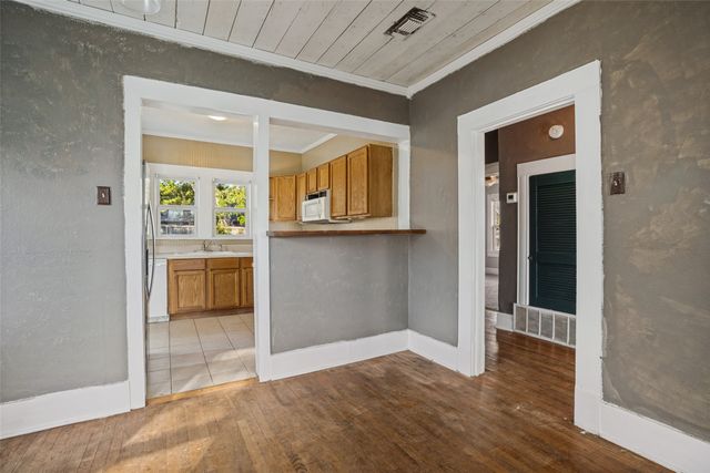 537 N 1st Street, Krum, TX 76249