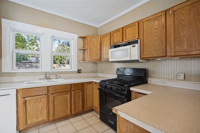 537 N 1st Street, Krum, TX 76249