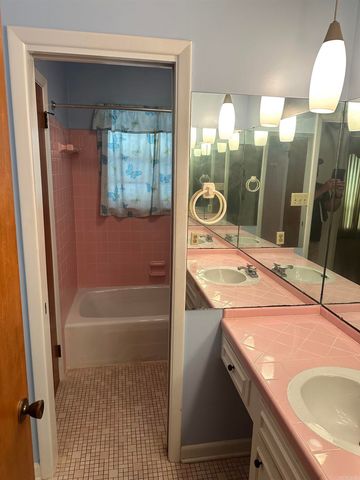 624 Poinsetta Dr., Little Rock, AR 72205