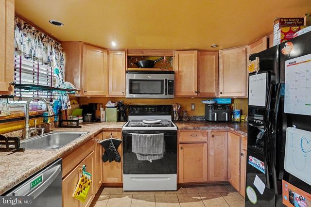 229 NORTHMONT AVE, Hamburg, PA 19526