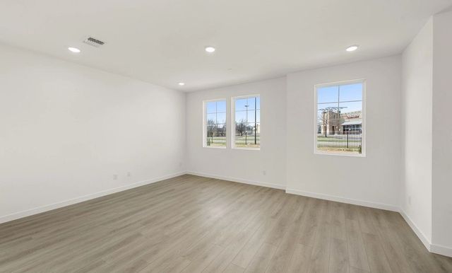 5700 Lakeview Drive, Watauga, TX 76148