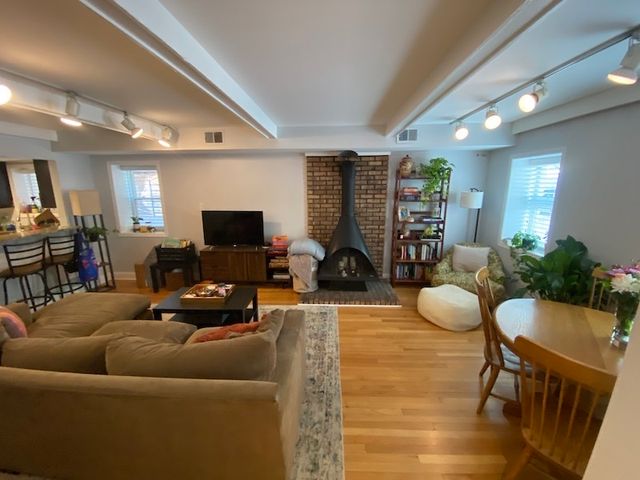 347 W Dickens Avenue 1A, Chicago, IL 60614