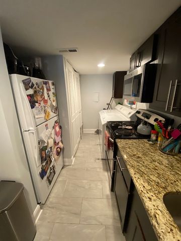 347 W Dickens Avenue 1A, Chicago, IL 60614