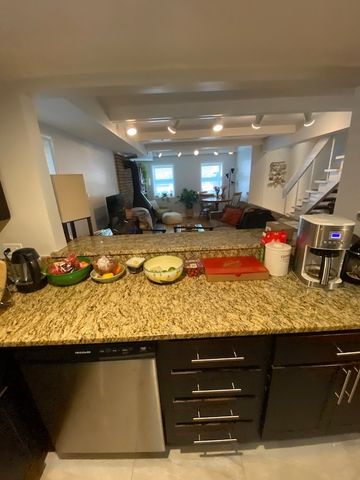 347 W Dickens Avenue 1A, Chicago, IL 60614