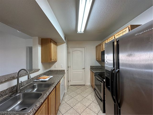 5055 HACIENDA Avenue 2203, Las Vegas, NV 89118
