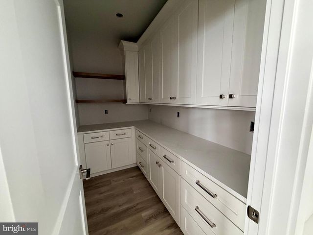 4 W SUMNER AVE, Long Beach Township, NJ 08008