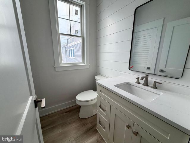 4 W SUMNER AVE, Long Beach Township, NJ 08008