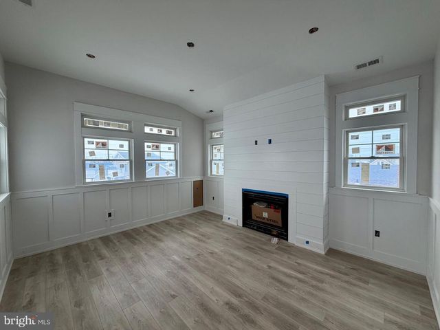 4 W SUMNER AVE, Long Beach Township, NJ 08008