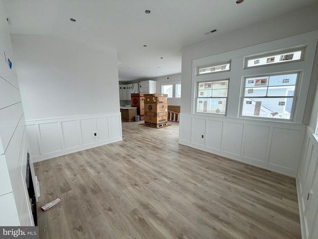 4 W SUMNER AVE, Long Beach Township, NJ 08008